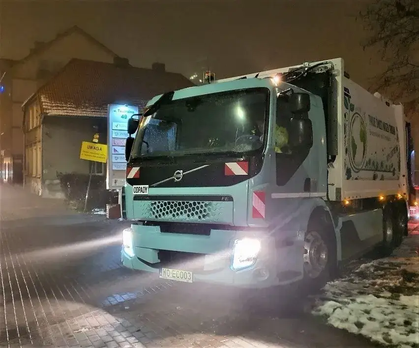 Samochód który zbiera elektrośmieci z osiedla – jak skorzystać z usługi?