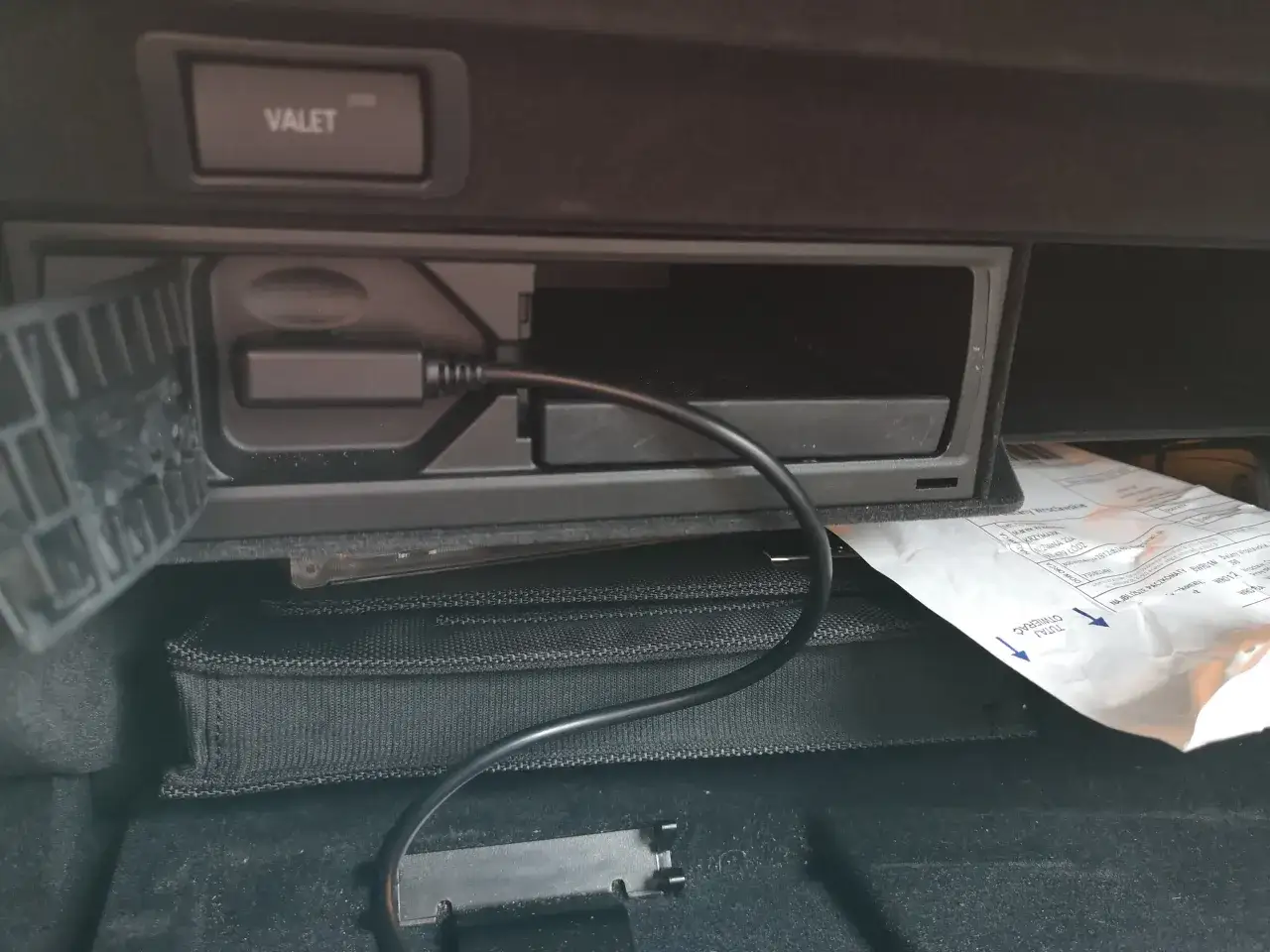 Audi A4 B8 Bluetooth: Aktywuj, podłącz, rozwiąż problemy MMI