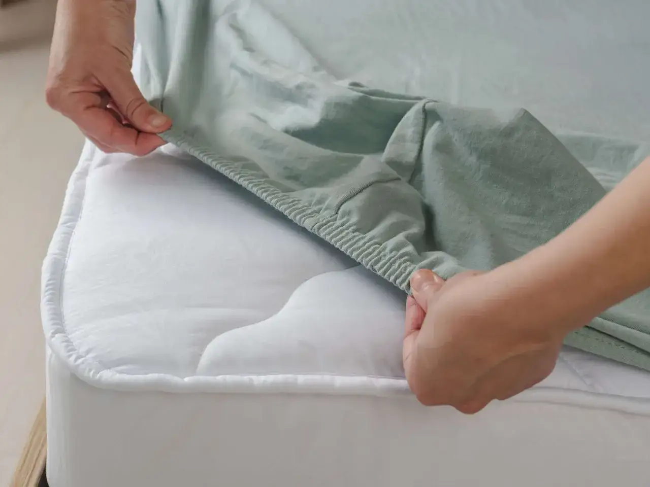 Prześcieradło 140x200: Jak wybrać idealne? Wysokość materaca to klucz!