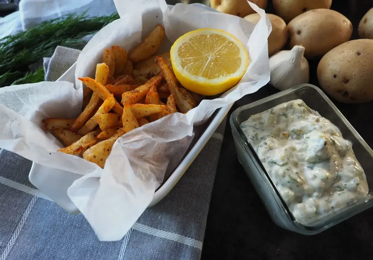 Frytki z czym podać - najlepsze sosy i dania na każdą okazję