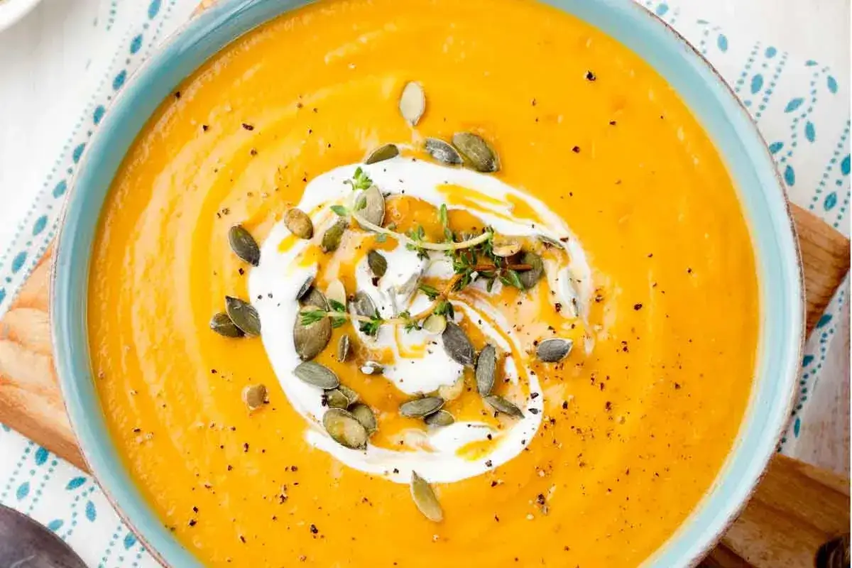 Dodatki do zupy dyniowej: Klasyka, chrupkość i luksusowe akcenty