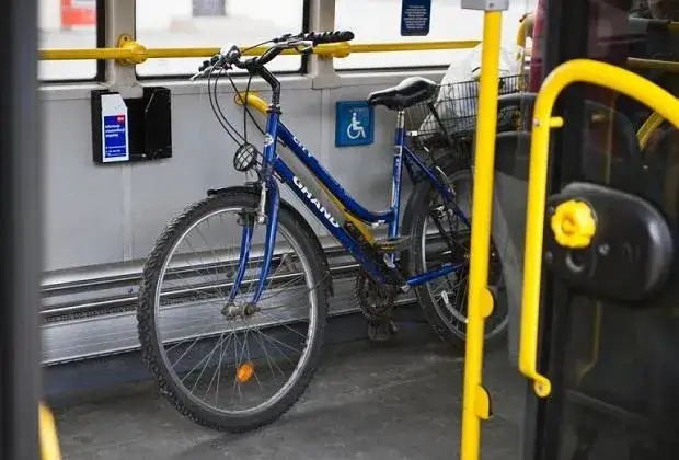 Czy można z rowerem do autobusu? Zasady przewozu i praktyczne porady