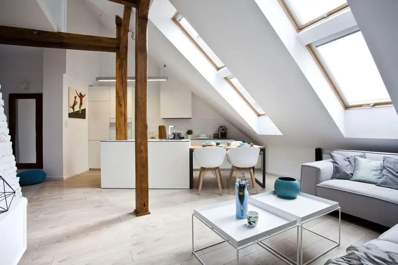 Jak ochłodzić poddasze latem i cieszyć się komfortem w upalne dni