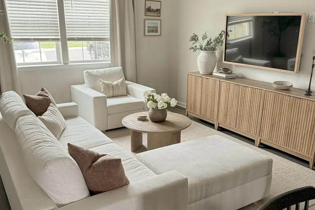 Jak złożyć koc w poduszkę? 3 proste triki na komfort 2w1!