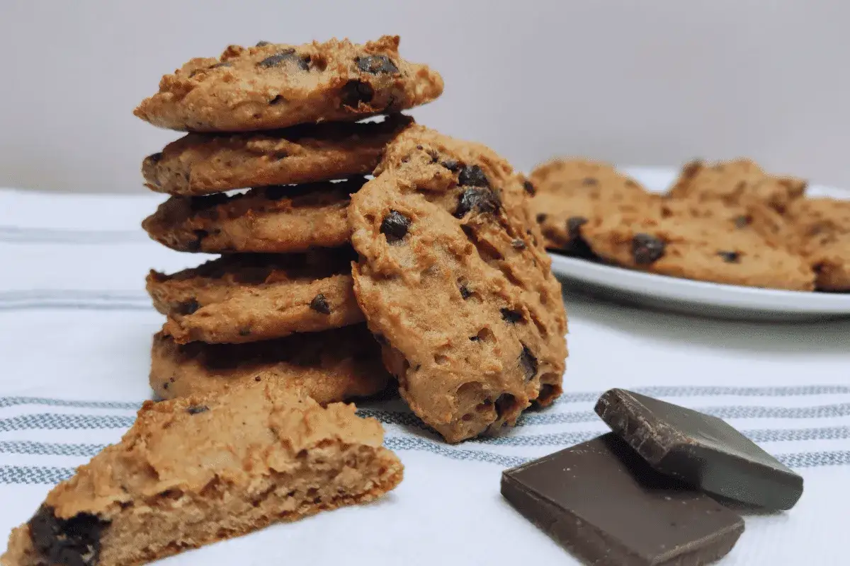 Ciastka z ciecierzycy: Jak zrobić, by nie czuć smaku strączków?