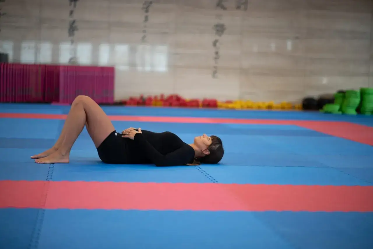 Leżenie na plecach w ciąży: Kiedy szkodzi dziecku? Poradnik