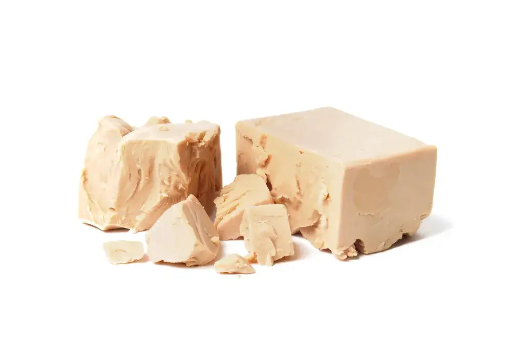 Czy drożdże można zastąpić proszkiem do pieczenia? Sprawdź, jak!