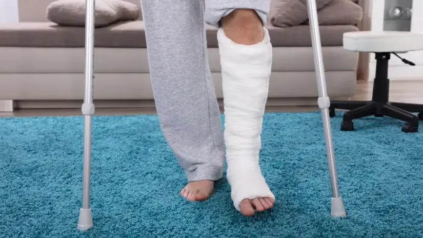 Jak pozbyć się swędzenia pod gipsem i odzyskać komfort w kilka chwil