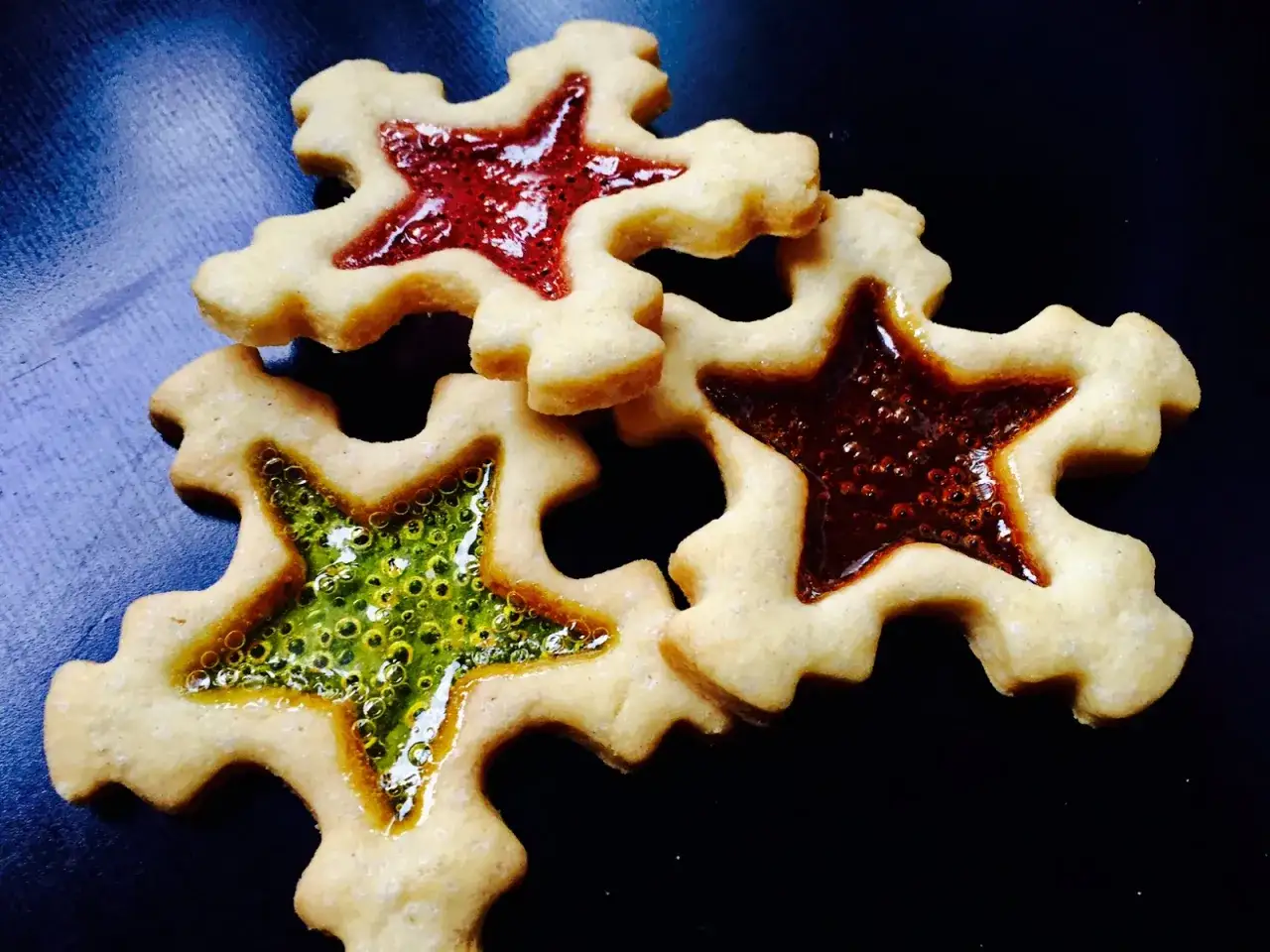 Perfekcyjne ciastka z witrażykami: Nigdy więcej spalonych landrynek!