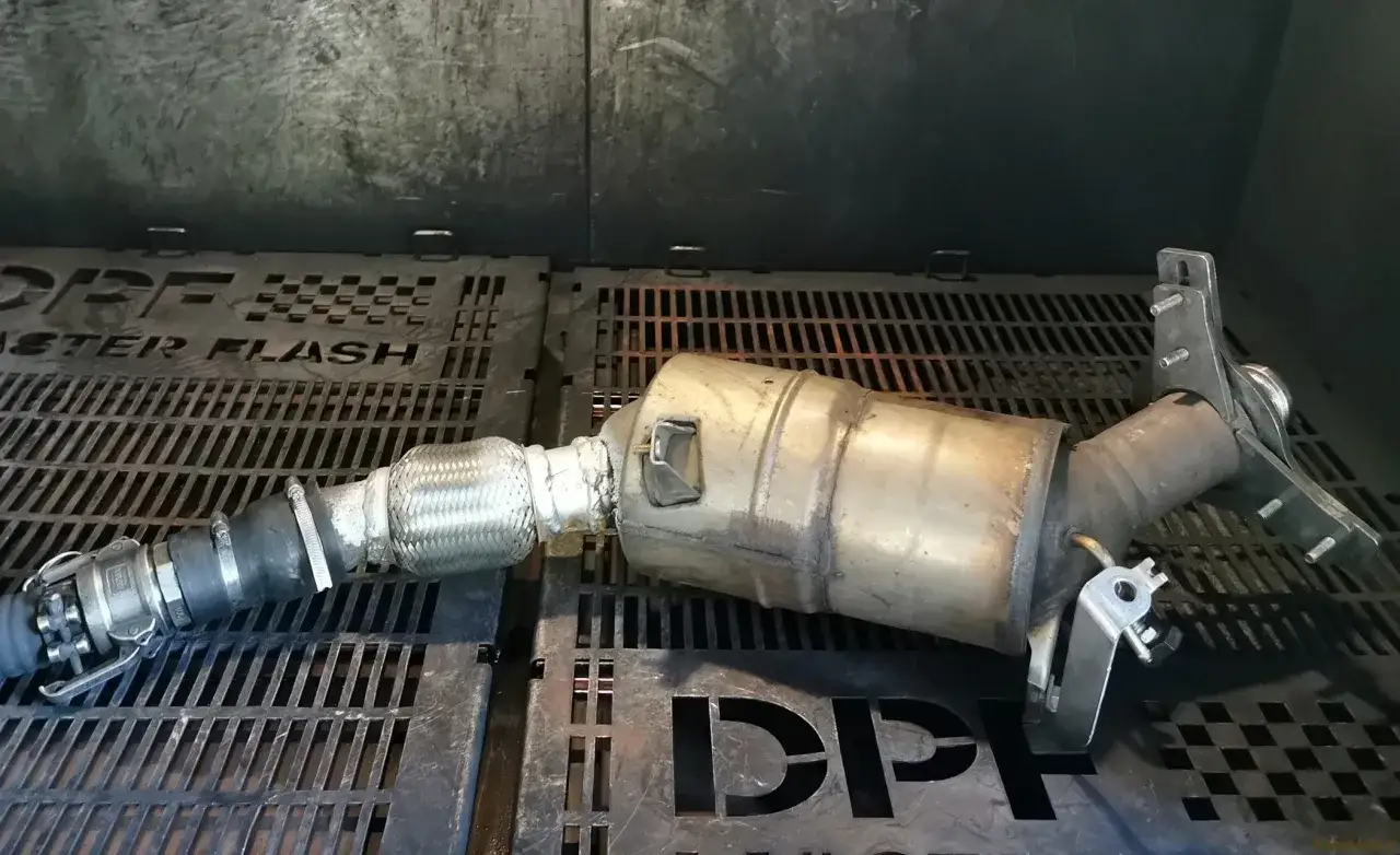 Zapchany DPF? Jak wyczyścić filtr: metody, koszty, porady 2026