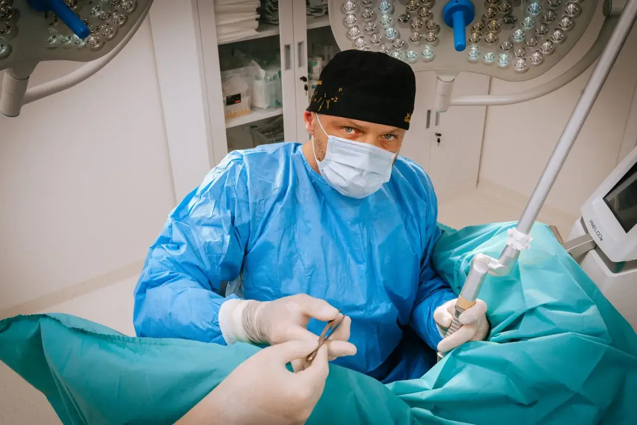 Labioplastyka na NFZ: Jak uzyskać zabieg ze wskazań medycznych?