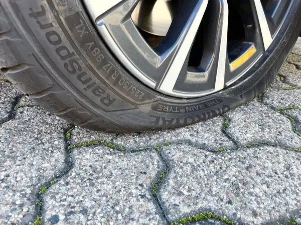 Jak naprawić oponę - skuteczne metody i porady na każdą sytuację