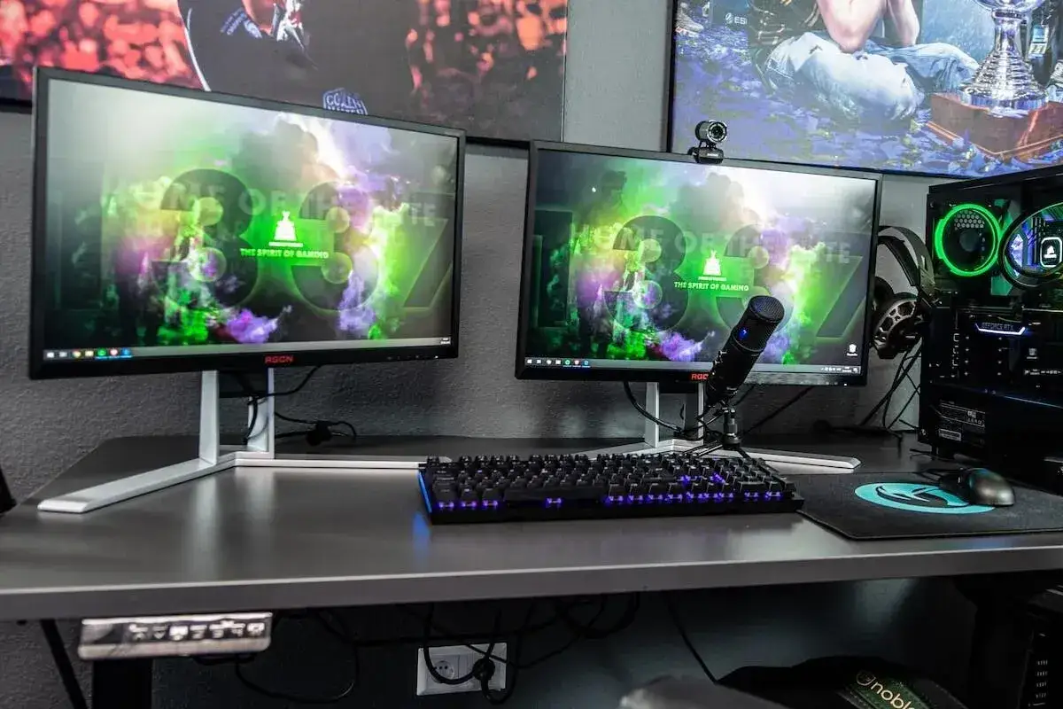 Jaki monitor 144Hz wybrać, aby uniknąć zacinania w grach?