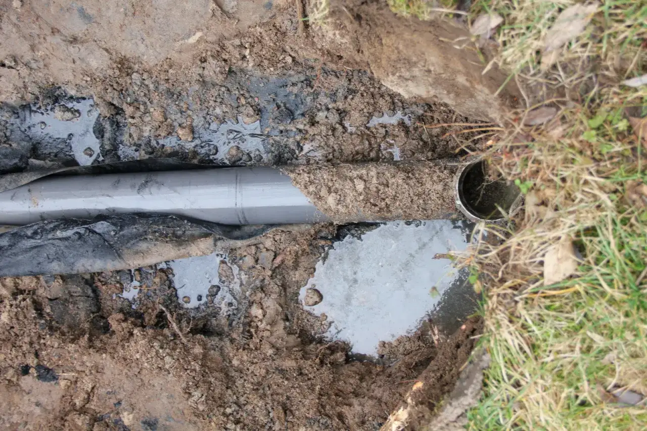 Jak udrożnić drenaż oczyszczalni i uniknąć kosztownych napraw