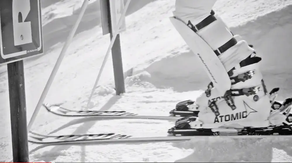 Jak zapinać buty narciarskie, aby uniknąć bólu i poprawić komfort