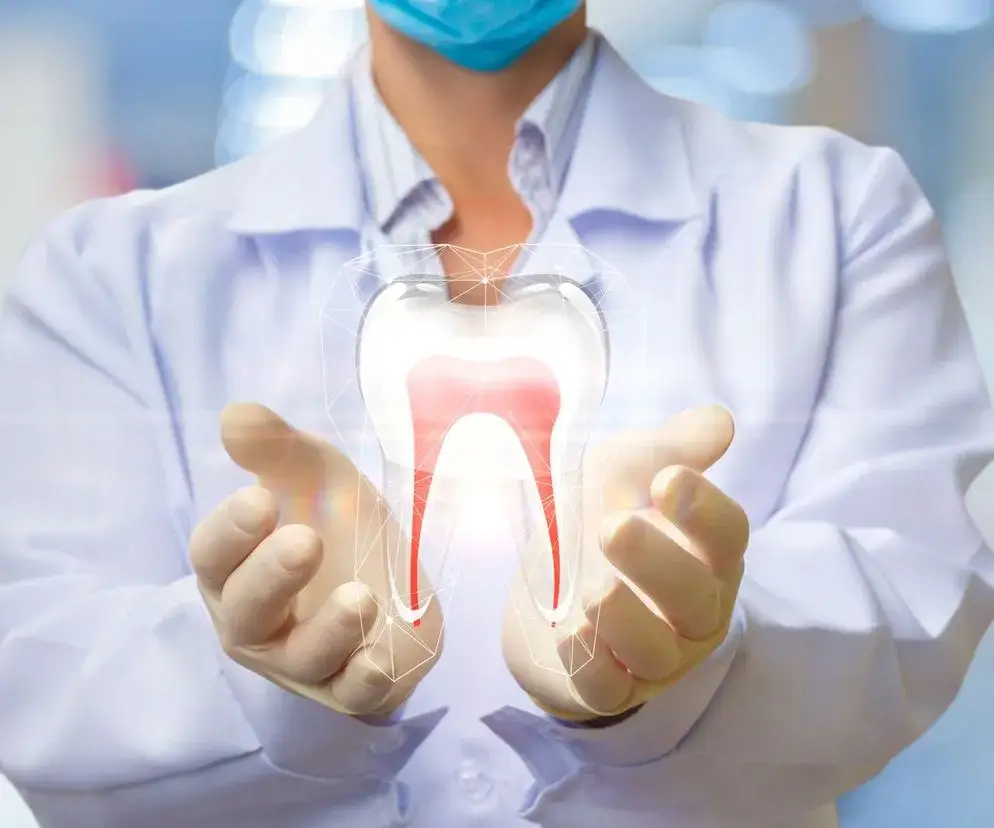 Alkohol po leczeniu kanałowym? Kiedy możesz pić bezpiecznie?