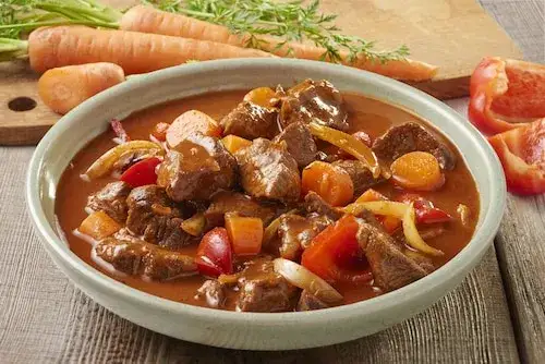 Wołowina na ostro: wyjątkowe przepisy na pikantne dania, które zaskoczą