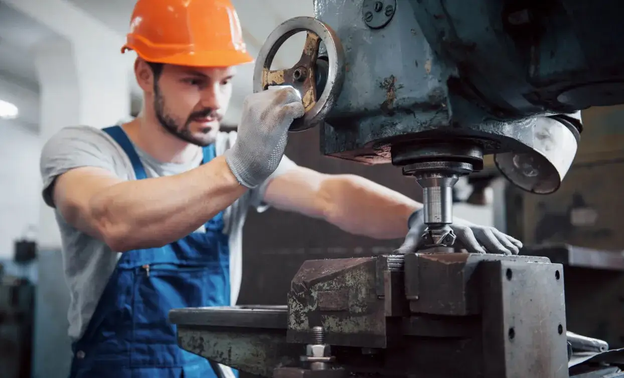 Jaka prasa do warsztatu - wybierz najlepszą opcję dla siebie