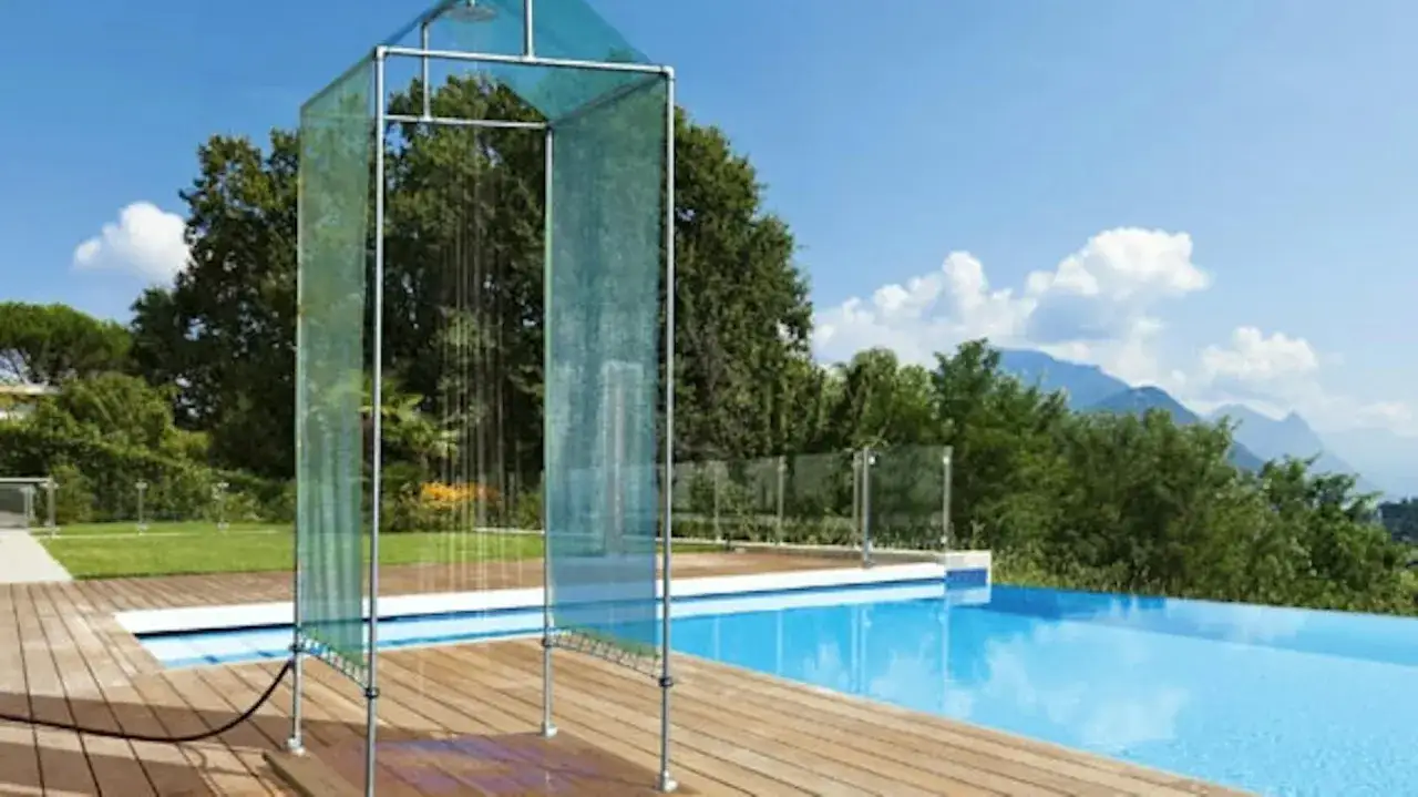 Prysznic ogrodowy DIY: Zbuduj go sam! Kompletny poradnik.