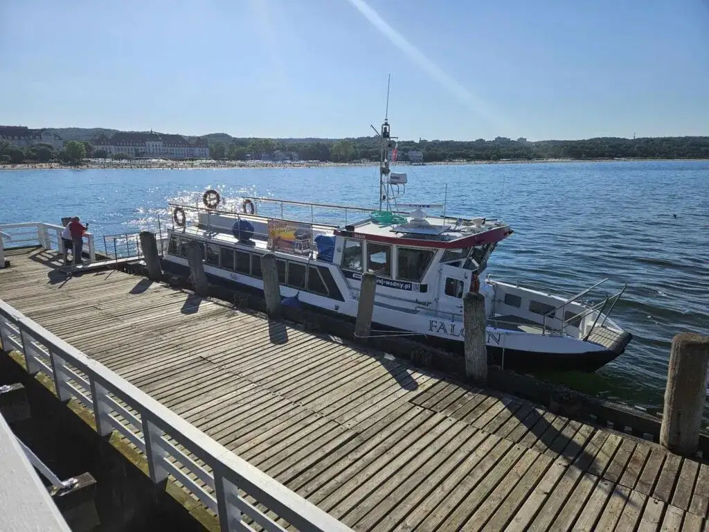 Jak dopłynąć na Hel - najlepsze opcje podróży i ceny biletów