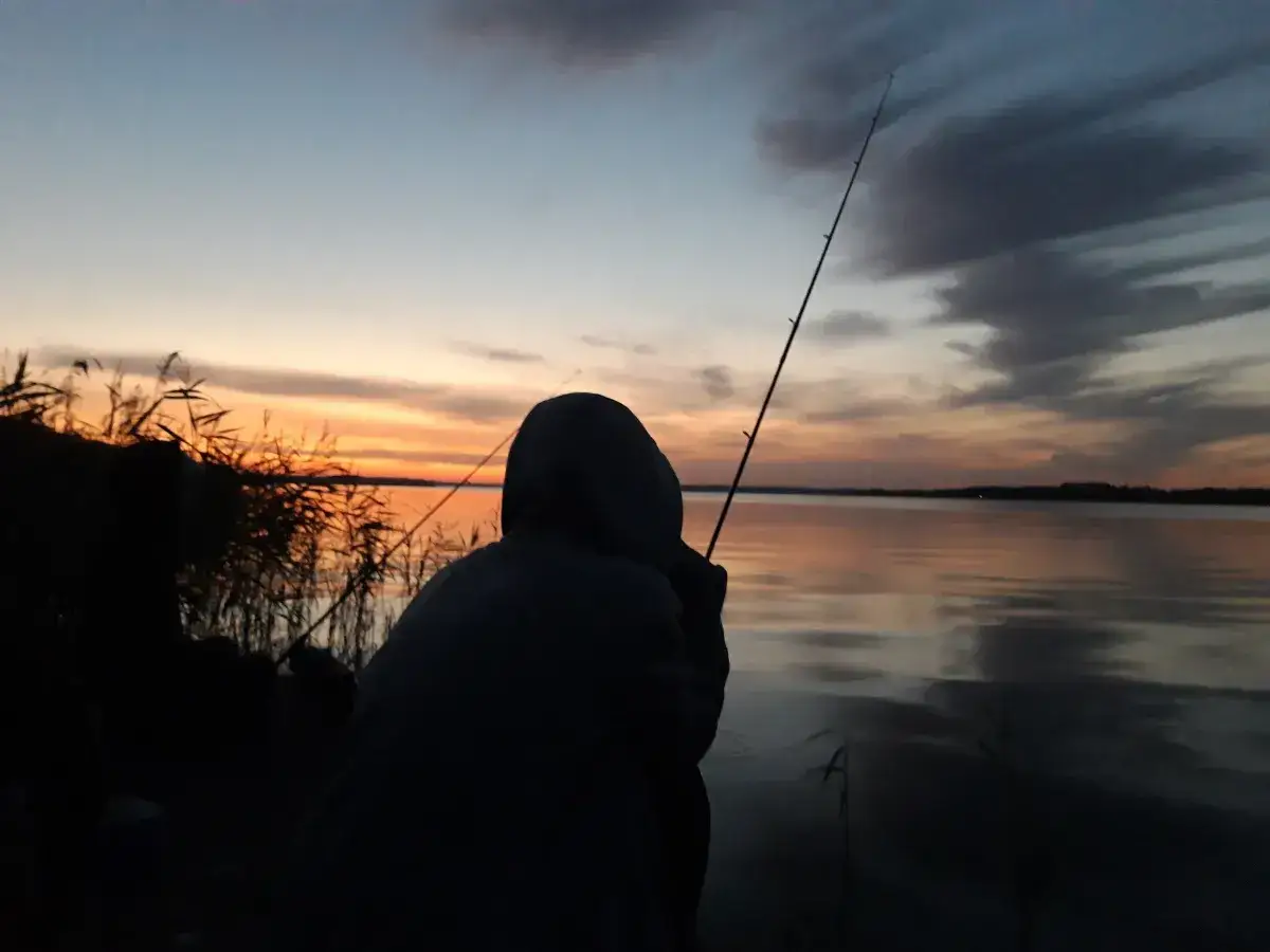 Ile kosztuje karta wędkarska - Sprawdź opłaty i jak ją wyrobić