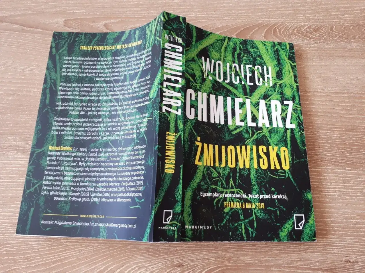 Żmijowisko recenzja książki: Czy ten thriller jest dla Ciebie?
