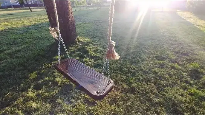 Jak zamontować huśtawkę na drzewie - uniknij najczęstszych błędów