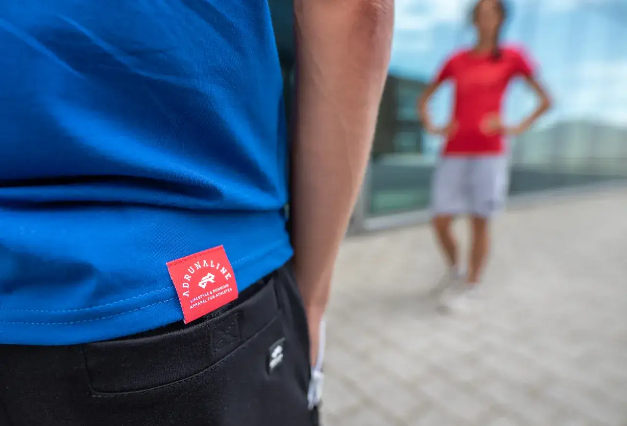 Jaki strój do biegania, aby uniknąć dyskomfortu i przegrzania?