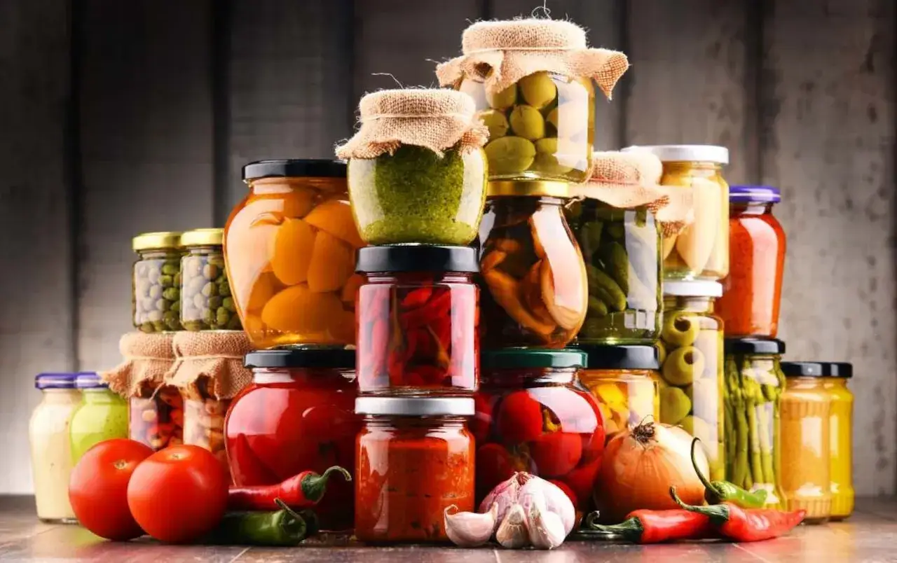 Czy można pasteryzować słoiki w piekarniku? Sprawdź skuteczność tej metody