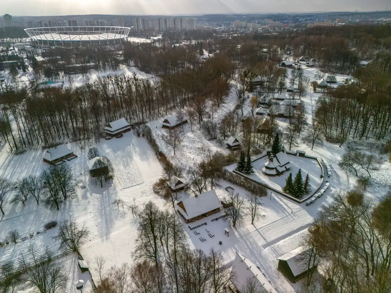 Skansen Forest Cholerzyn: Planujesz wizytę? Sprawdź, co musisz wiedzieć!