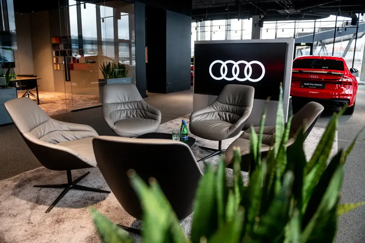 Salony samochodowe czy otwarte? Sprawdź aktualne zasady i ograniczenia