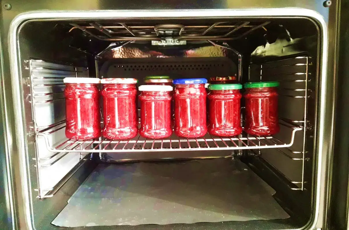 Pasteryzacja zupy w piekarniku: Bezpiecznie i skutecznie. Jak to zrobić?