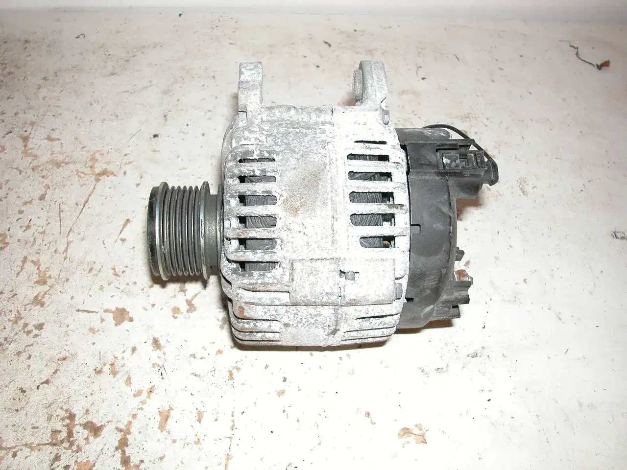 Jak wymontować alternator Audi A4 B5 - uniknij kosztownych błędów