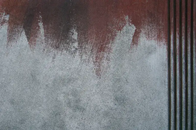 Jak zrobić beton dekoracyjny na ścianę - uniknij najczęstszych błędów