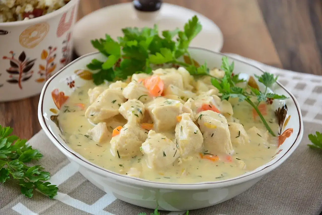 Jak zrobić potrawkę z kurczaka w sosie, aby zachwycić bliskich