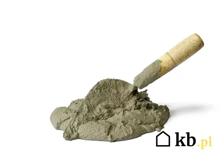 Glina czy zaprawa szamotowa – co wybrać i kiedy? Porównanie właściwości i zastosowań