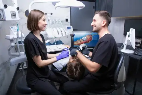 Ile czasu schodzi znieczulenie od dentysty? Jak uniknąć dyskomfortu po zabiegu