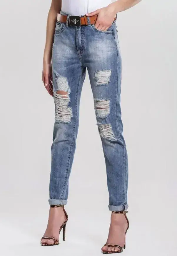 Spodnie skinny damskie – co to znaczy i jak je nosić, aby wyglądać świetnie