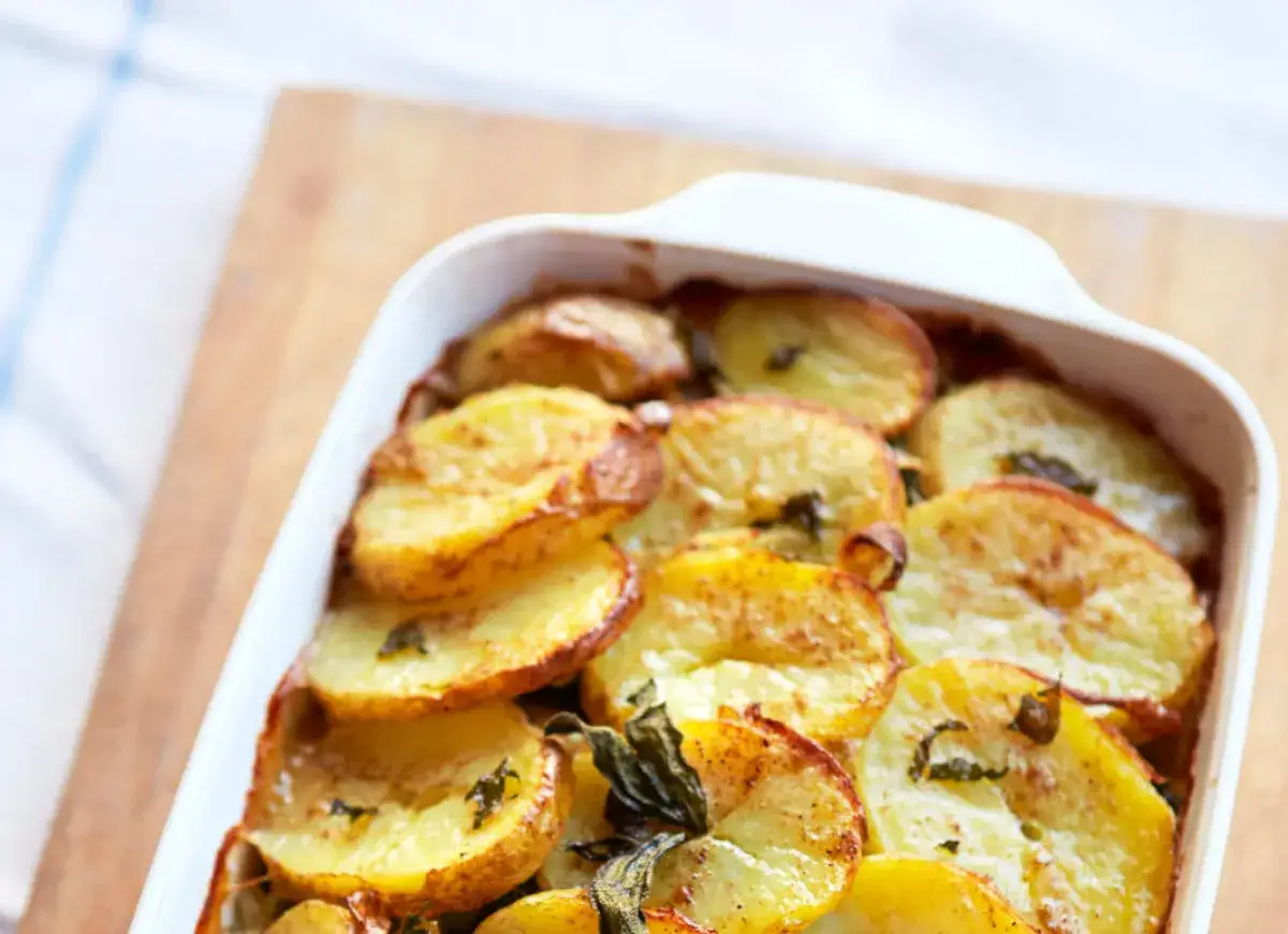 Zapiekanka ziemniaczana z kurczakiem: przepis na idealny obiad!