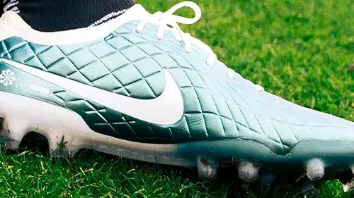 Las mejores botas de fútbol en Decathlon para cada tipo de terreno