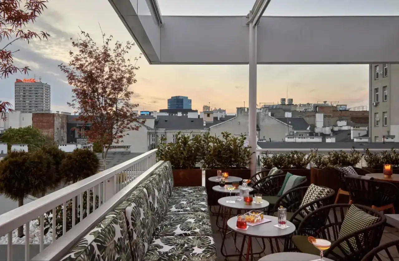 Najlepsze drinki na Nowym Świecie - odkryj wyjątkowe lokale w Warszawie