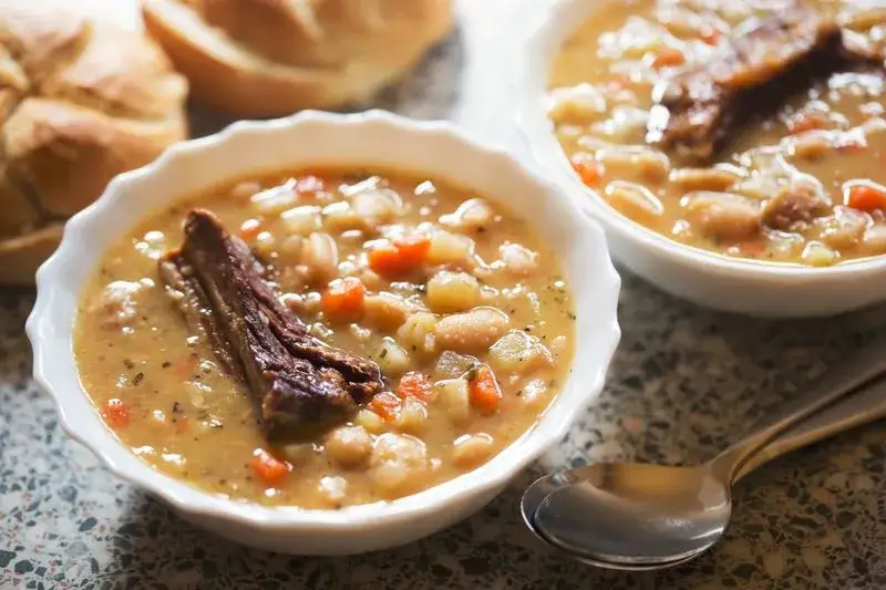 Jak szybko ugotować groch? Sprawdzone metody na skrócenie czasu gotowania