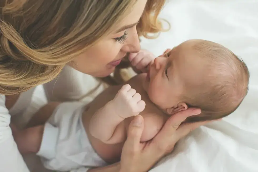 Odruch moro kiedy zanika - co zrobić, gdy nie ustępuje?