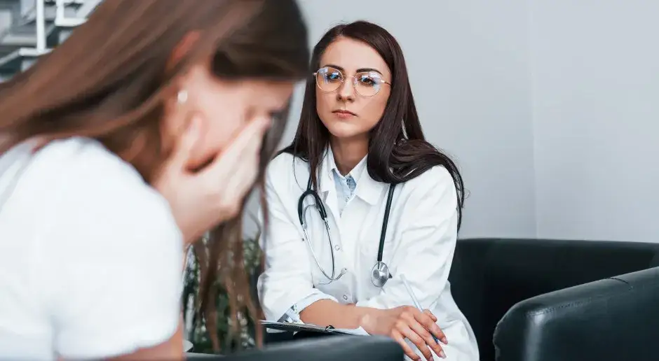 Jak zwolnić chorego psychicznie pracownika bez łamania prawa