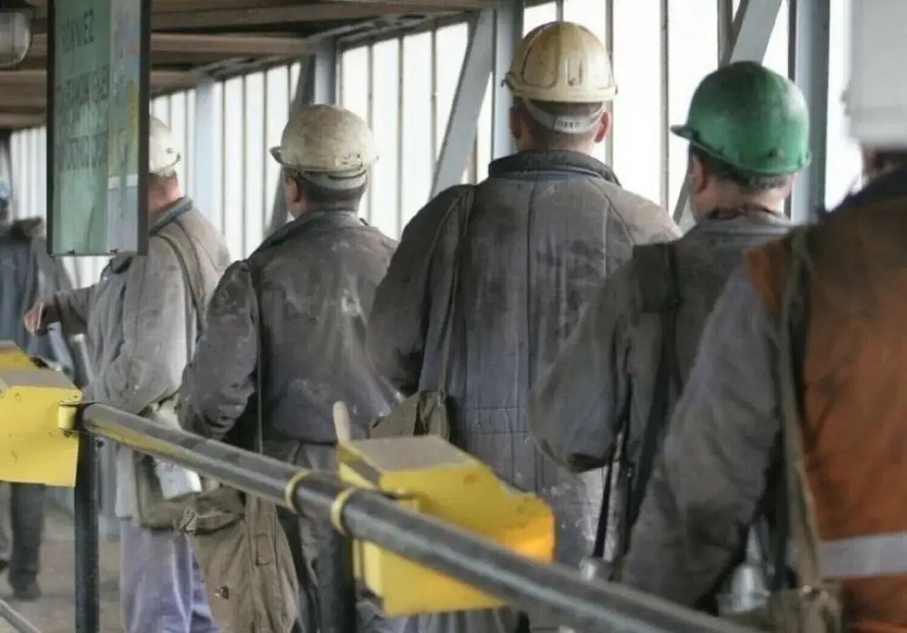 Ile zarabia elektryk na kopalni? Zaskakujące wynagrodzenia i benefity