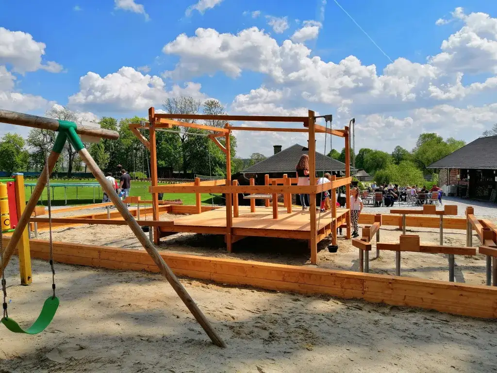 Najlepsze atrakcje w parku atrakcji Wilkowice dla całej rodziny