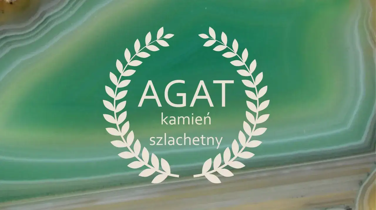 Agat, kamień szlachetny, często kojarzony ze znakiem zodiaku, na tle zielonego agatu.