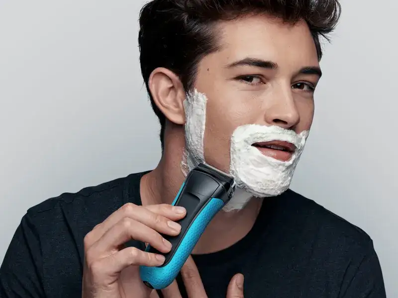 Jak się golić golarką elektryczną bez podrażnień i z efektami