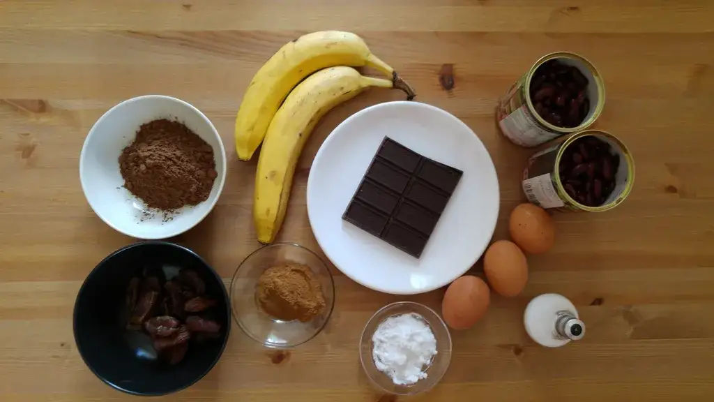 Prosty przepis na ciasto z fasoli i banana, które zachwyci smakiem