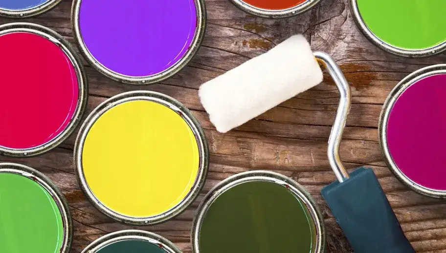 Jaka farba na tynk? Ekspert radzi, jak wybrać najlepszą